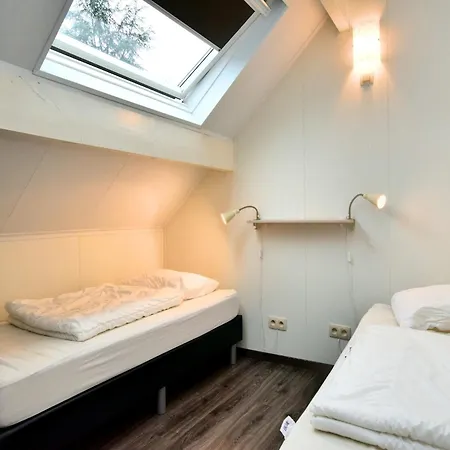 Σπίτι διακοπών Cosy With Garden *