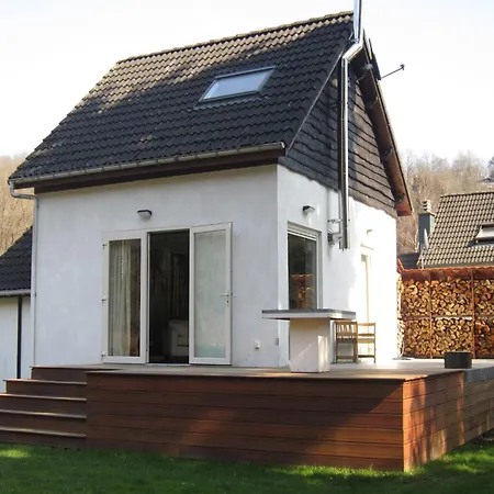 Cosy With Garden Ferienhaus