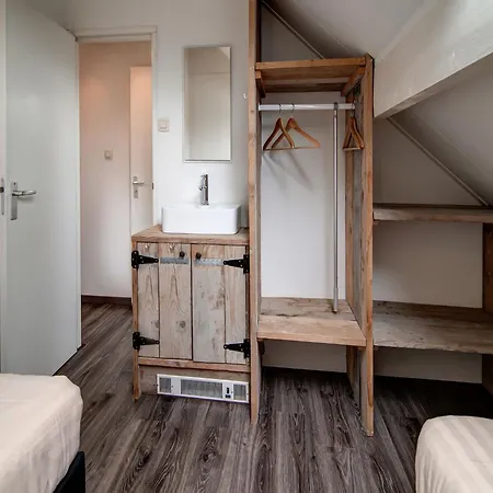 Σπίτι διακοπών Cosy With Garden *